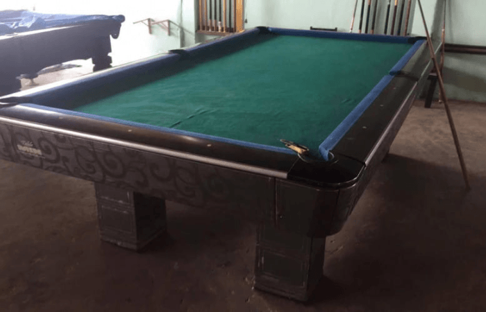 Kiểm tra chân và khung bàn bida cũ trước khi mua